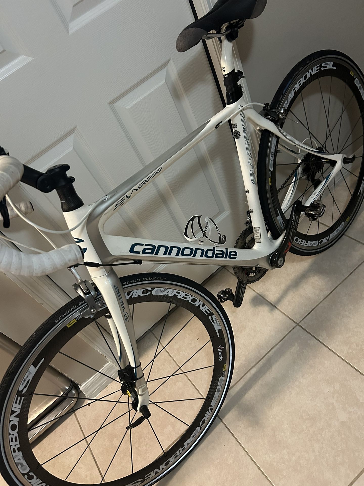 White Size 54 Carbon-Fiber Bike