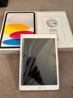 Apple iPad Silver with Original Box