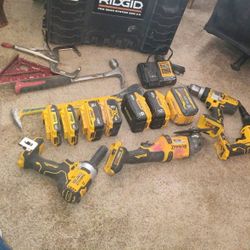 DEwalt  4 Tools 7 Batteries Tool Box  Charger Clamps 