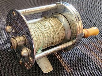 Pflueger Trump Model 1943 Baitcaster Reel