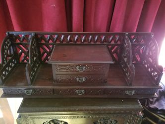 Dresser top organizer