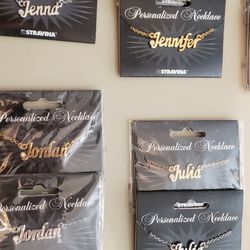 Stravina Name Necklace 