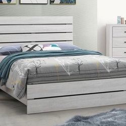 White Wood Bed BRAND NEW 
