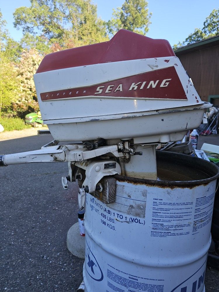 15HP. Sea Kink Outboard Motor 2cycle Runs Good