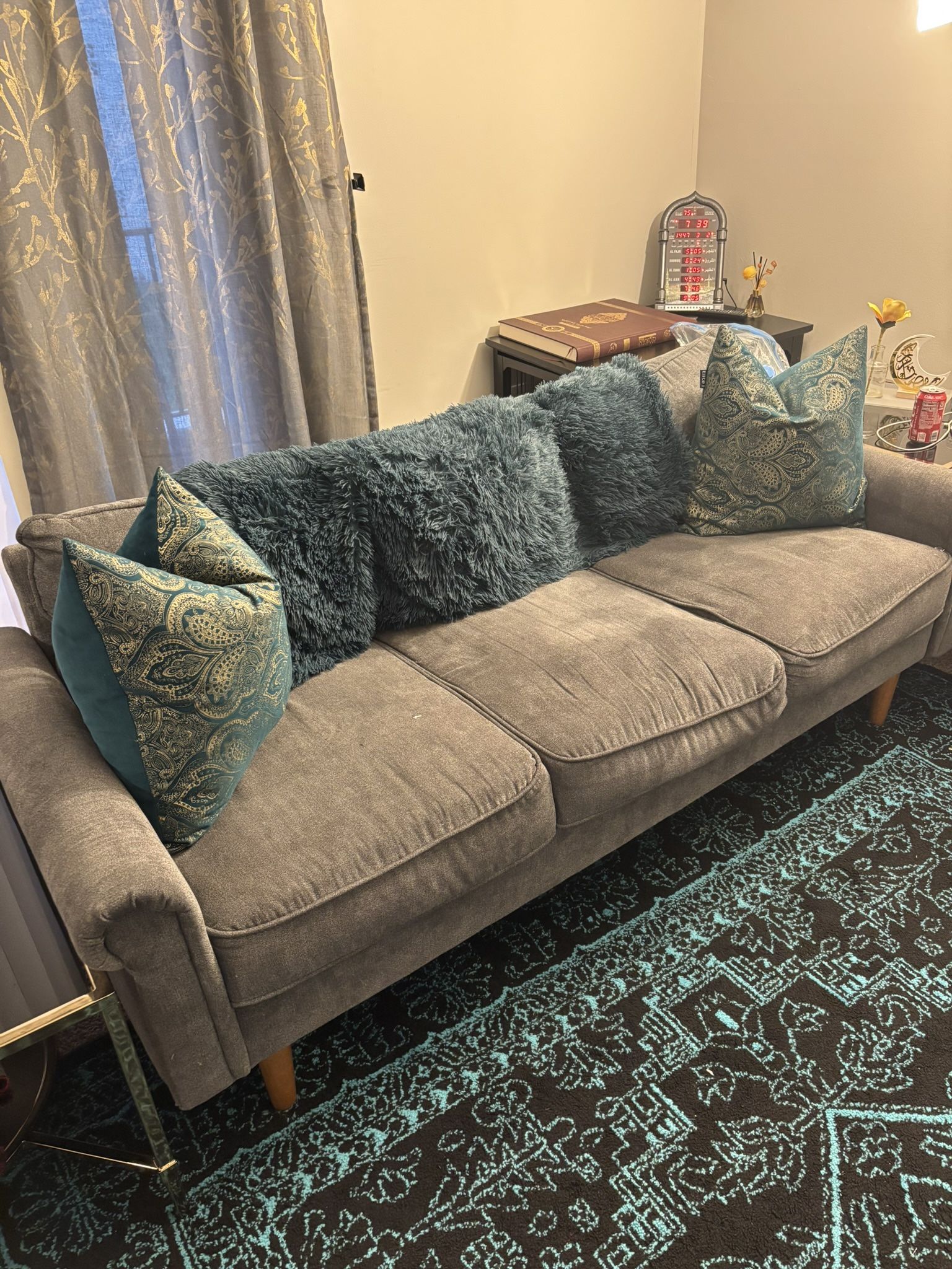 Full Living Furniture/rug/accent Chair