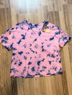 Natural Reflections Tie-Dye V-Neck T-Shirt
