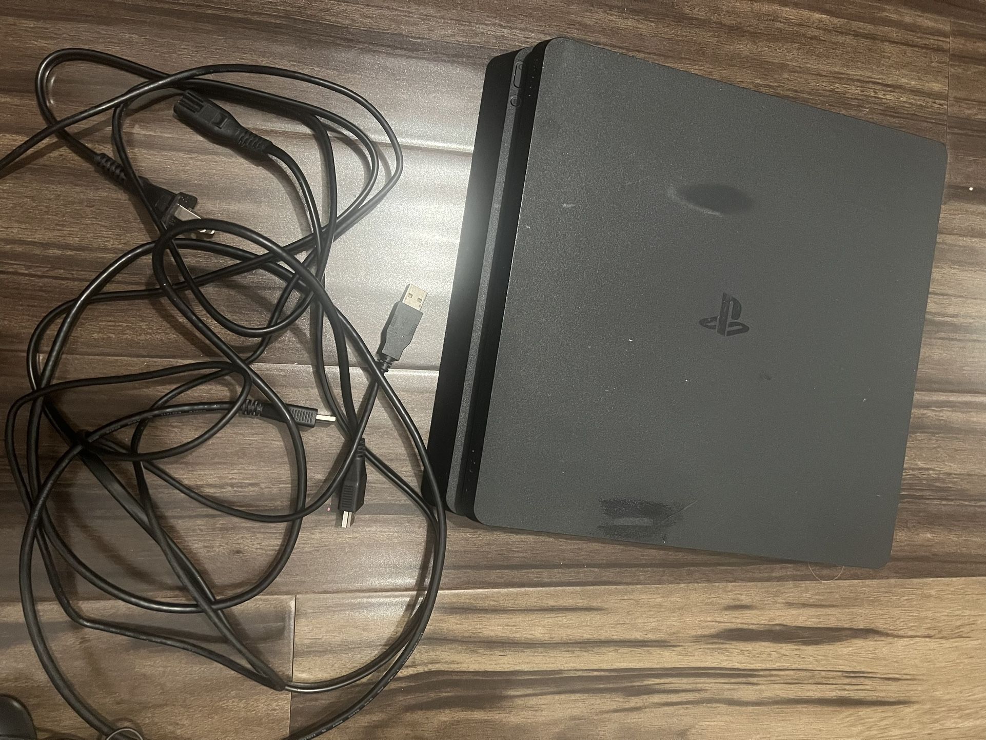 PlayStation 4, 2 Controllers ,Headset And GTA 5, NHL21 Game