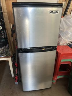 Franklin Chef Mini Fridge