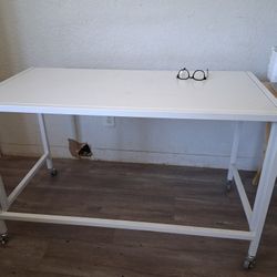 Desk/table