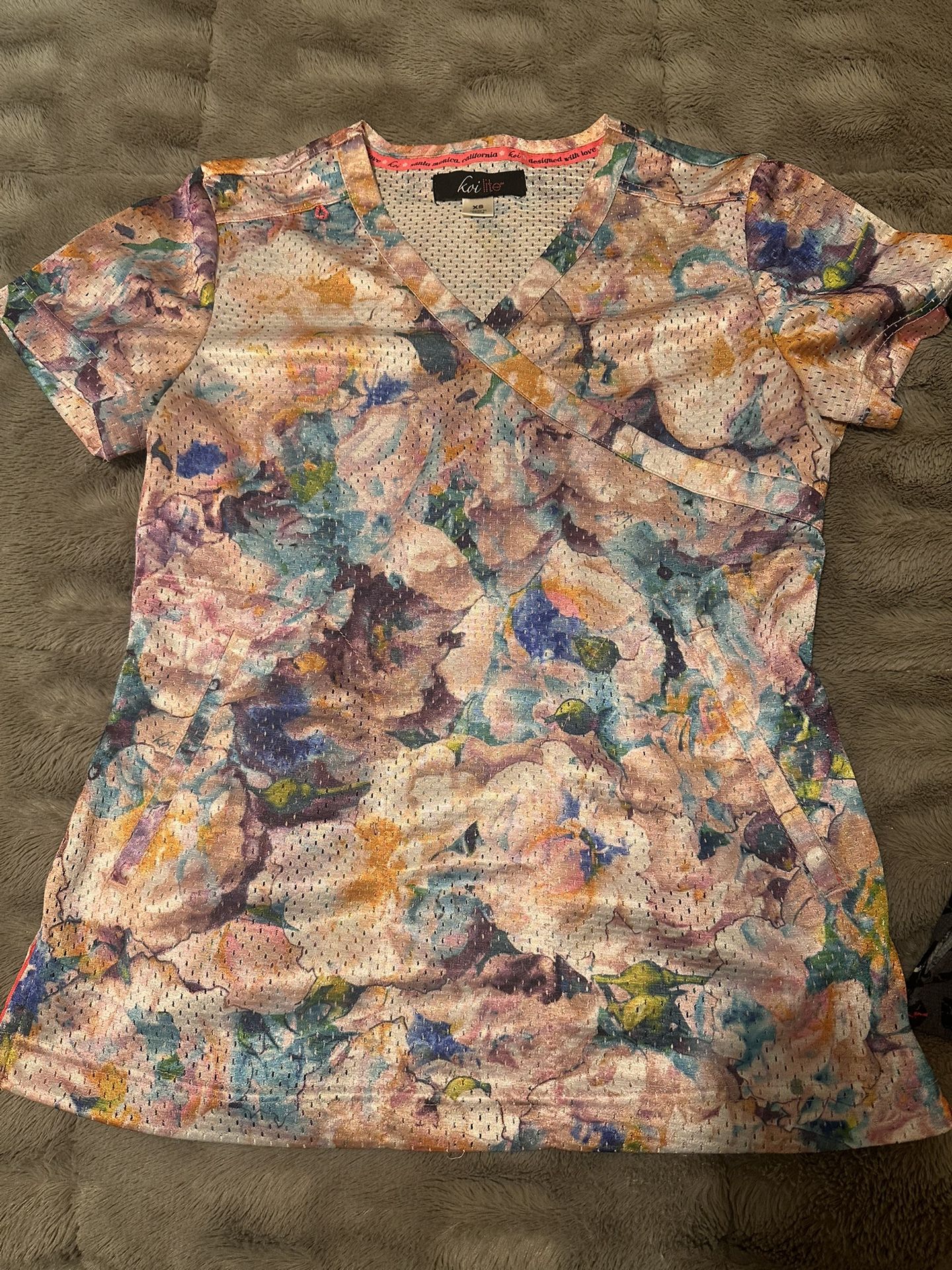 Women’s Nursing Scrub Tops