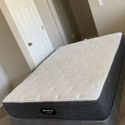 QUEEN BEAUTYREST SILVER MATTRESS AND FREE BOX SPRING