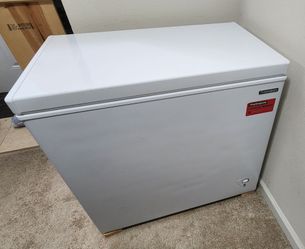 Chest Freezer. 7 Cubic