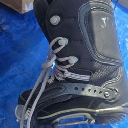 In Good Shape Van's Men's Size 8 Snowboarding Boots