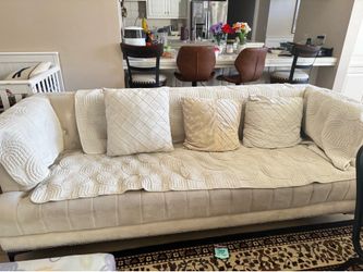 Beige couch/sofas