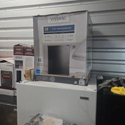 Vassani  2.6 Mini Refrigerator  Black Finished