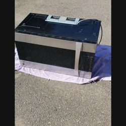 Under cabinet microwave works great