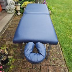 Professional Portable Massage Table/ Bed , Easy To fold And Carry , Used Mildly 