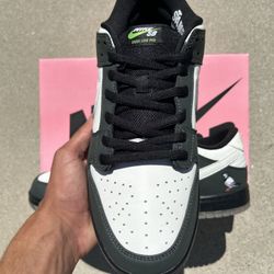 Nike SB Dunk Low Staple Panda Pigeon    