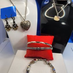 LOT VINTAGE JEWELRY, GREAT CONDITION!
