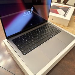 MacBook Pro M3 Chip 14” 8‑Core CPU and 10‑Core GPU 512GB