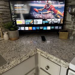 Vizio 32” Smart TV – Works Perfect – Great Condition