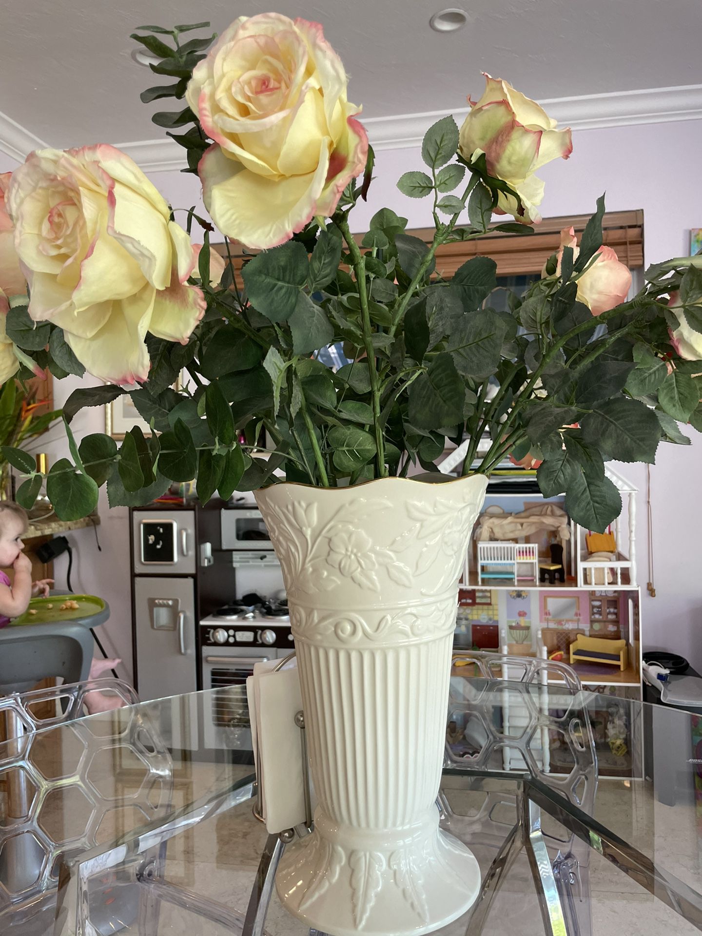 Porcelain Vase With 14 Silk Roses 