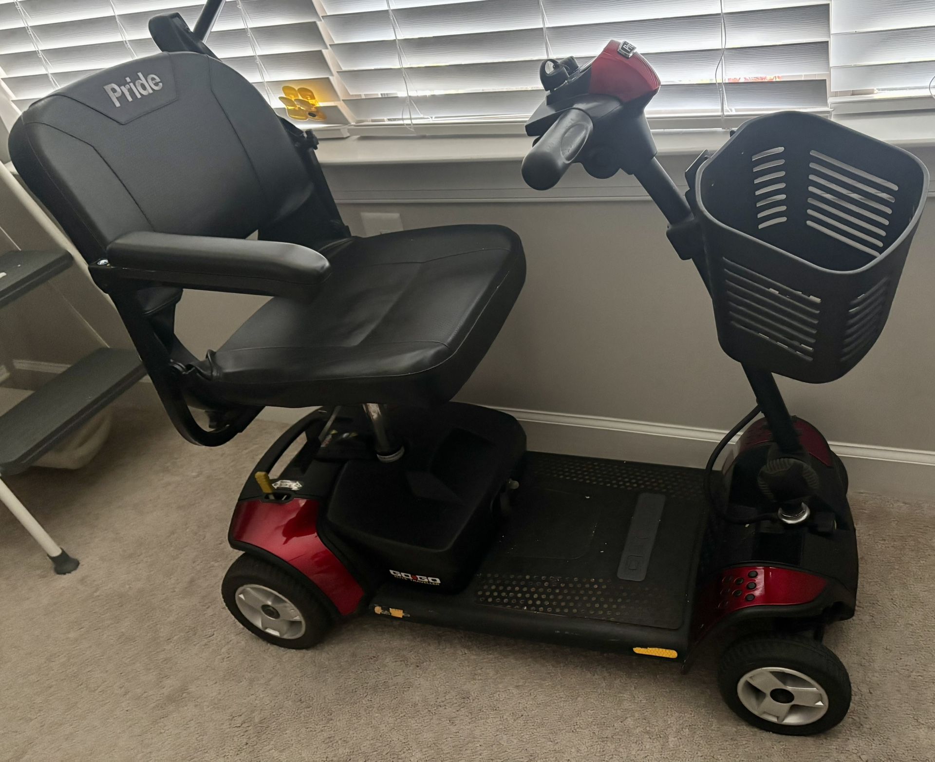 Mobility Scooter-Go-Go Elite Traveller 4 Wheel