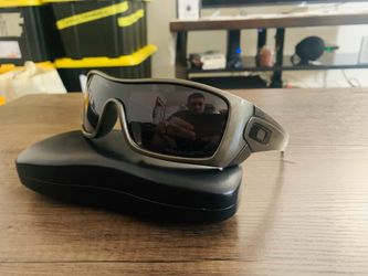 New Polarized Oakley BATWOLF 🦇 With Original Packaging