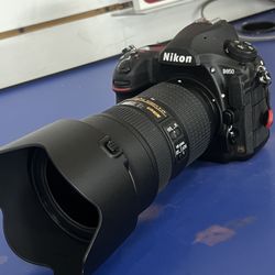 Nikon D850 With Lens