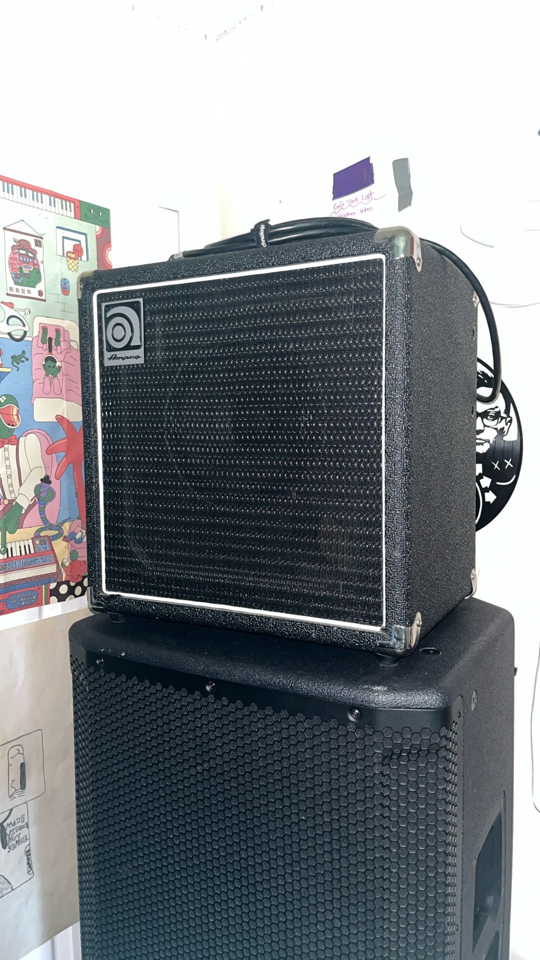 Bass Amp (Ampeg)
