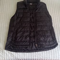 puffer vest (barely used) size medium 