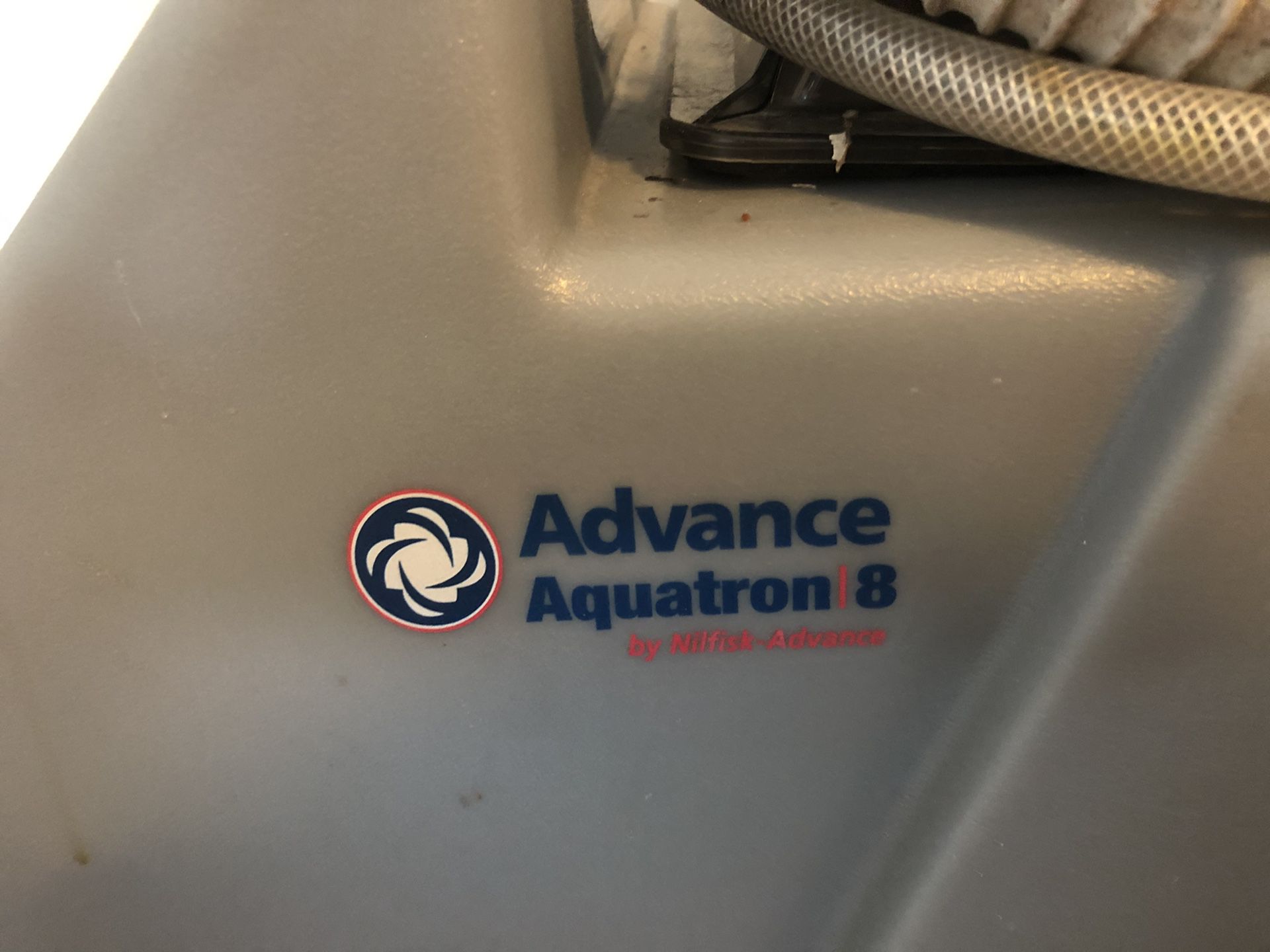 Carpet cleaning advance aquatron 8 machine