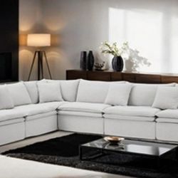 Brand New Grey Super Plush Sectional Sofa (Pillows Included)