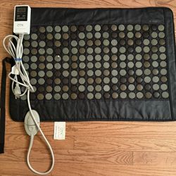 UTK Quantum Wave Infrared Heating Pad with 3 Natural Stone Varieties