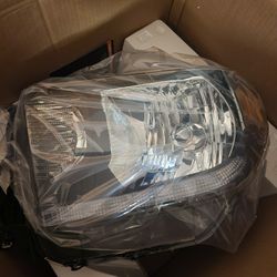 Tundra Headlight 