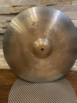 ZILDJIAN 18 INCH CYMBAL