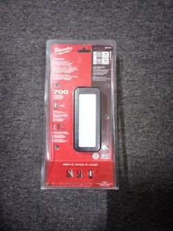 MILWAUKEE M12 SERVICE AND REPAIR FLOOD LIGHT W USB CHARGING