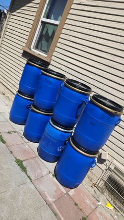 Barriles Barrel Dog Food Container Linpios De Quimico Para Guardar Cualquier Cosa  $12  Each