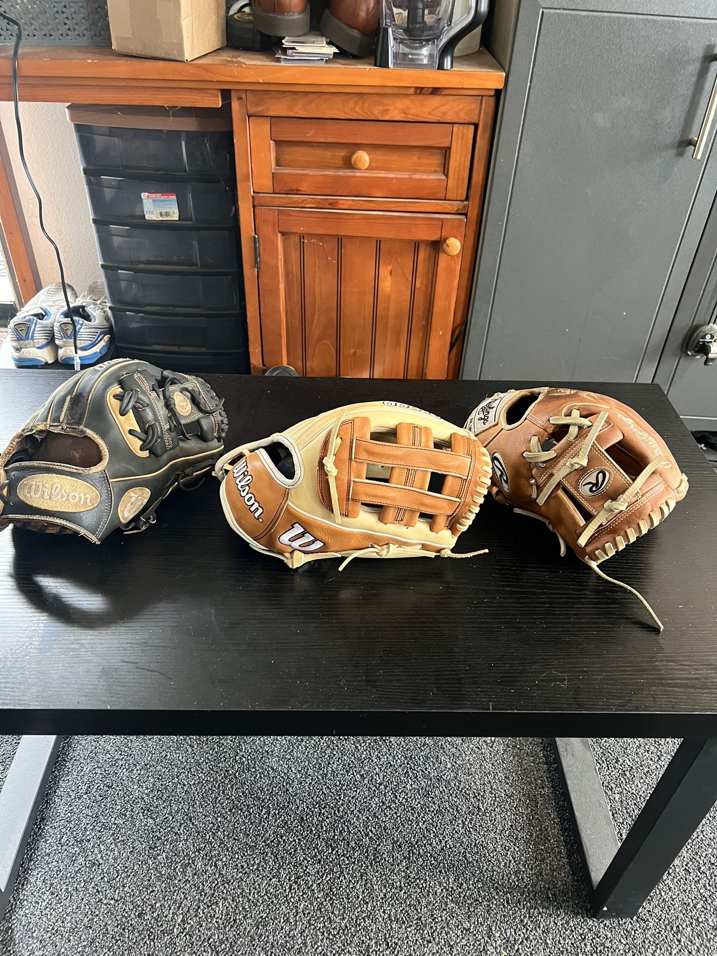 Read Description-Rawings & Wilson A2000 Baseball/Softball Gloves 11.5/12