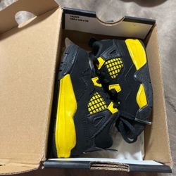 Air Jordan 4 Thunder Toddler Sneakers