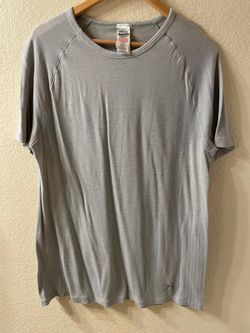 Gymshark Men's T-Shirt,  Light Gray,  Size L