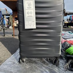 NEW Ricardo Beverly Hills 20" Hardside Carry-On – Graphite Grey