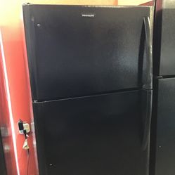 Frigidaire 18 Cu Ft Top And bottom Fridge. 1 year Warranty 