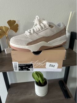 Jordan women’s flight