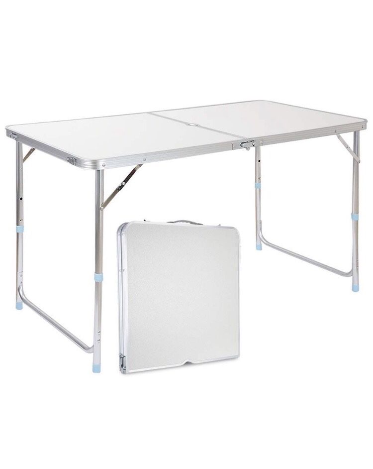 Light weight folding table with folding stools
