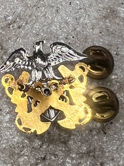 WWII-era US Navy. Officer Garrison Cap Insignia