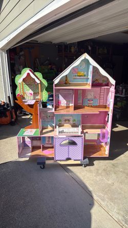 KidKraft Dollhouse