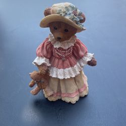 Ceramic Mother Bear With Pearls