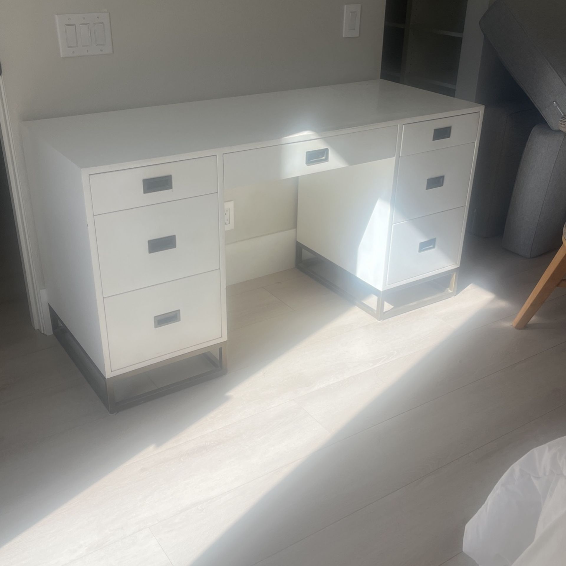 RH - Restoration Hardware Avalon Storage Desk
