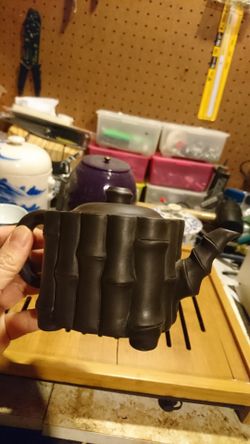 Old Handmade Teapot (Pre-owned) 